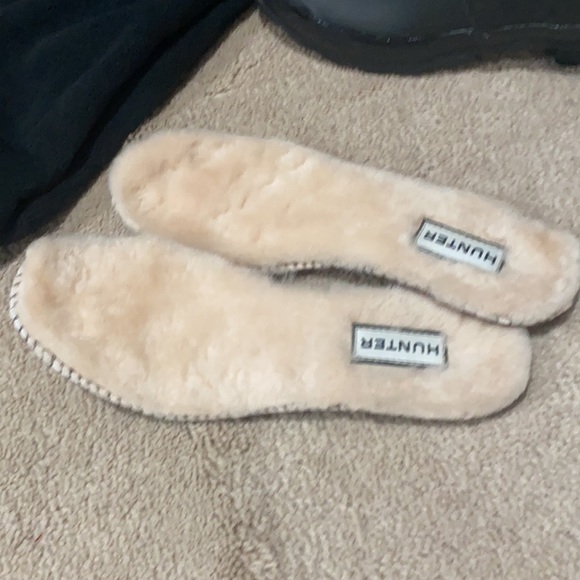 Hunter tall rain boots with insoles and socks - Picture 4 of 5